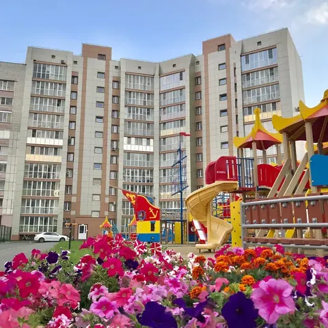 На Карельцева-1, Курган
